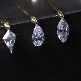 18K Gold Diamond Earrings Implant-Grade Labret Top Helix Cartilage Piercing Jewelry Fashionable and Stylish