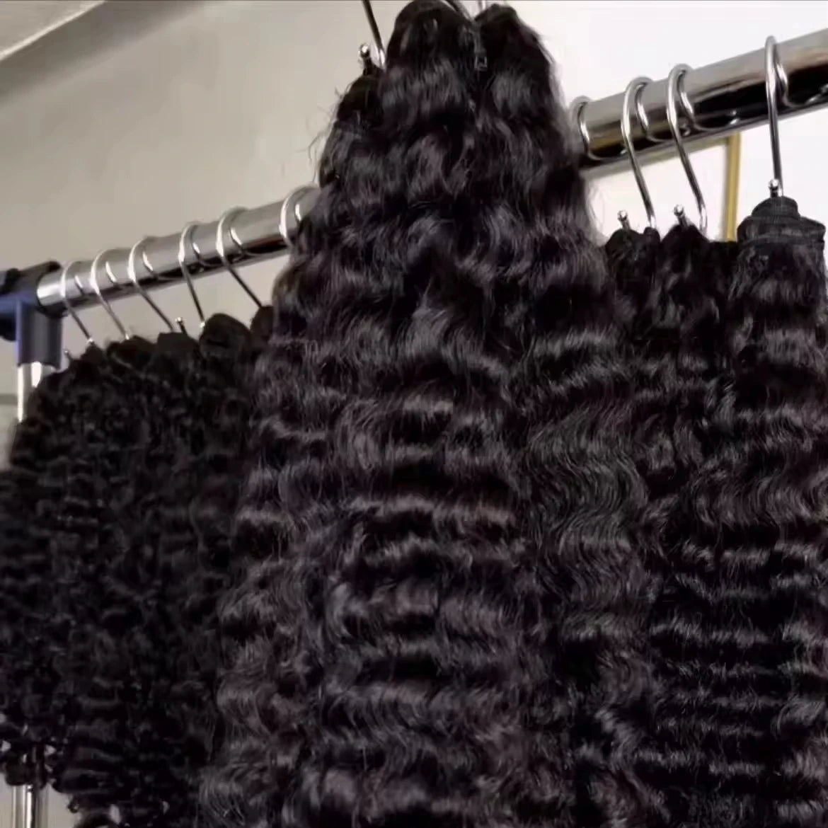 Drop Shipping Raw Vietnamese Human Hair Extension Indian Curly Hair Burmese Curl Natural Wavy Raw Human Hair Bundles Curly Wig