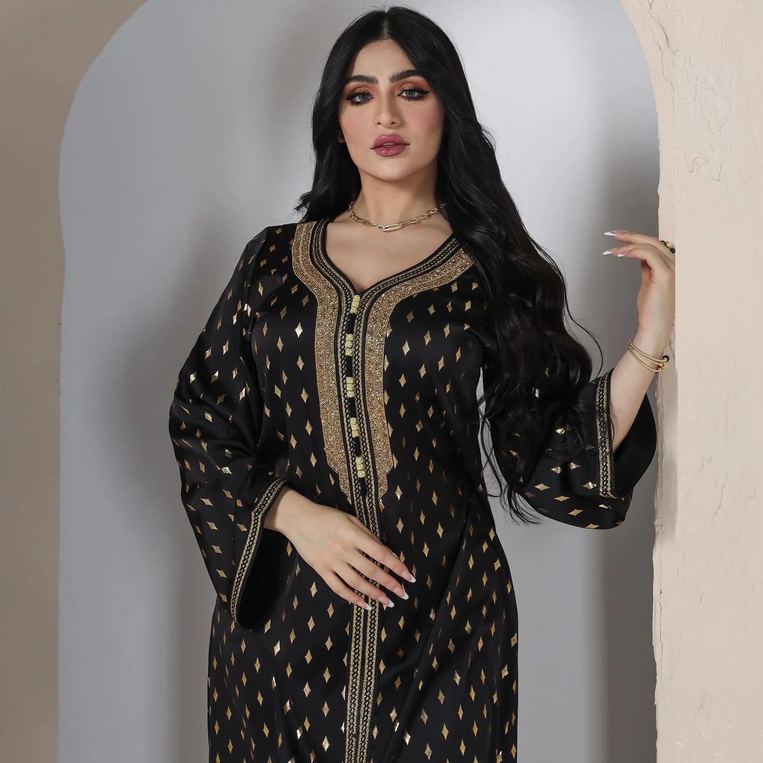 Factory Wholesale Ladies Long Dress for Ramadan Black with Hot Stamping Gold Arabic Print Elegant Muslim Clothing