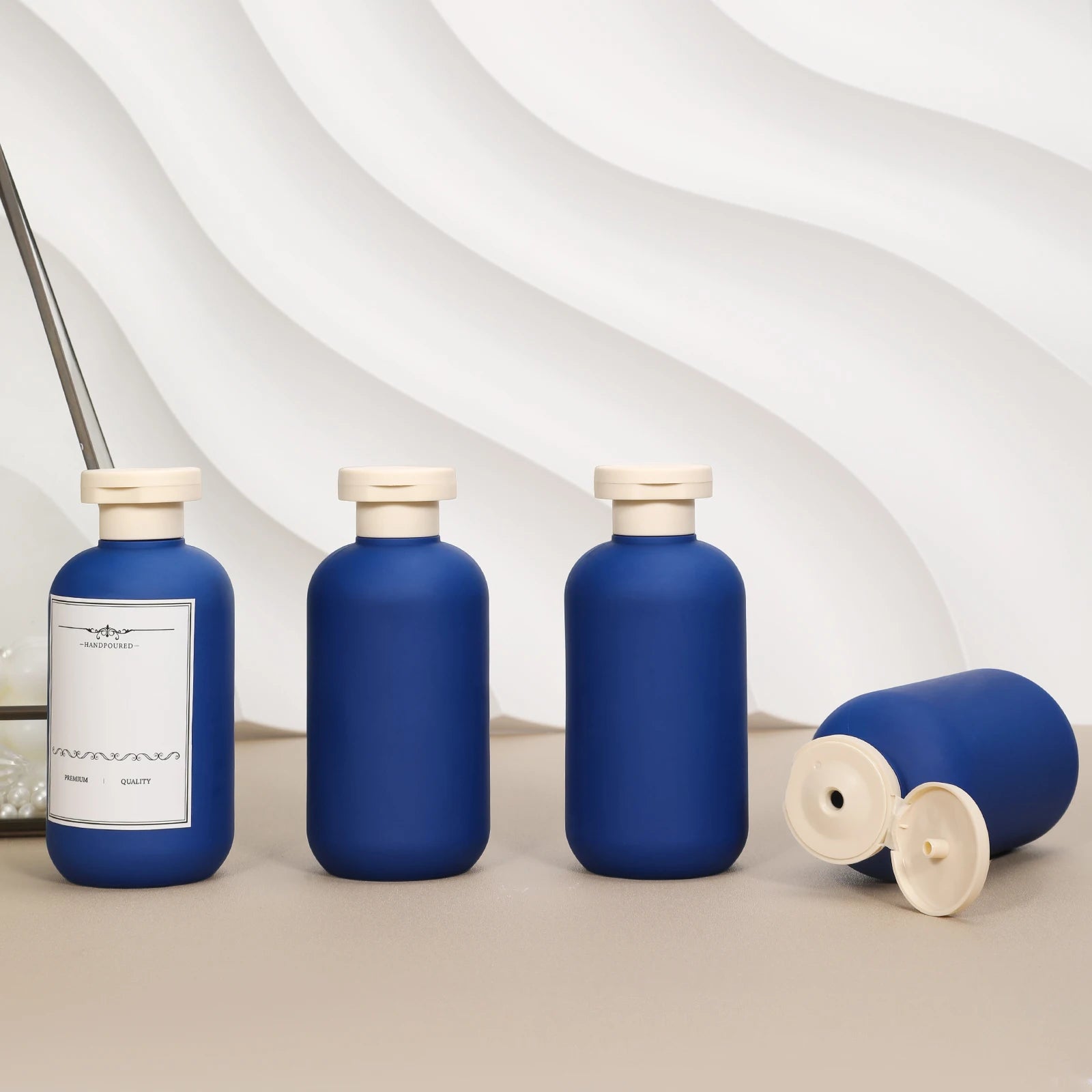 Flip Top Cap Plastic Cosmetic and Shampoo Bottle for Lotion Use