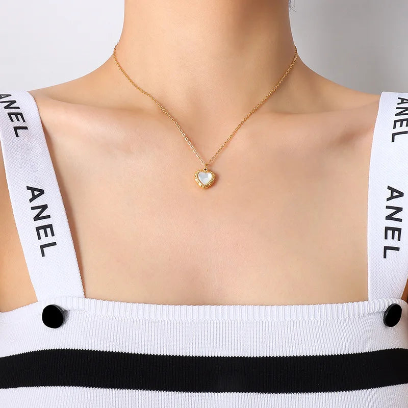 Peach Heart White Seashell Pendant Necklace Collarbone Chain 18K  Gold Plated Stainless Steel Jewelry Valentine's Day
