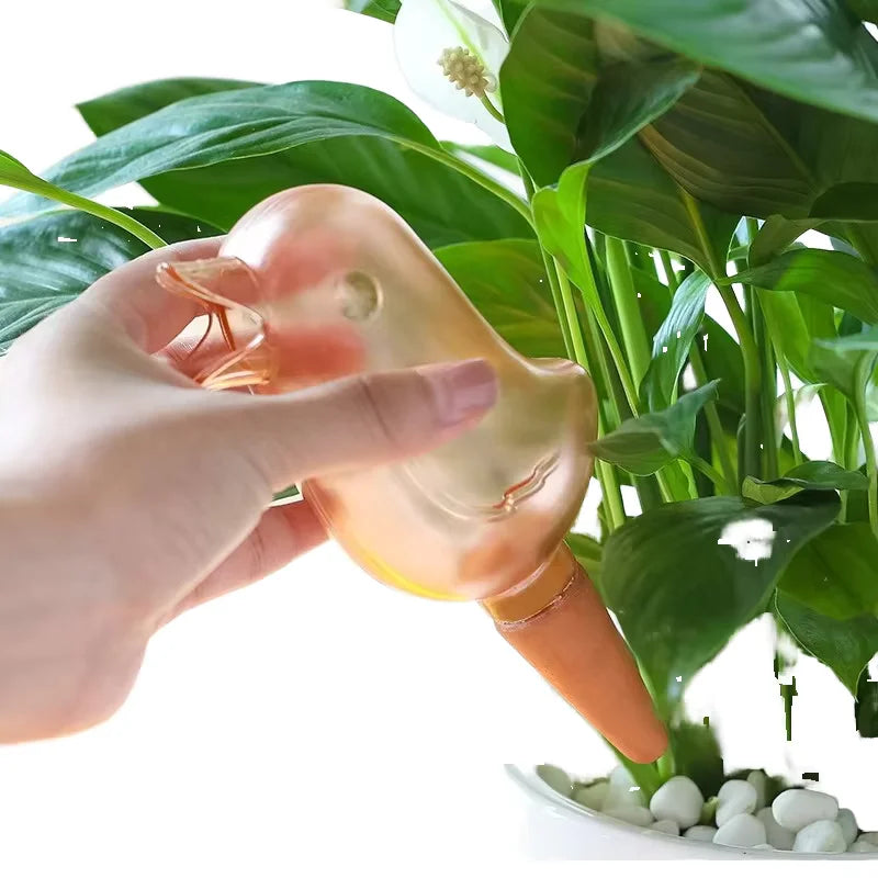 Bird Shape Plastic Self-Watering Spikes Clear Watering Stakes Lazy Self-Watering Device for Plants Wholesale