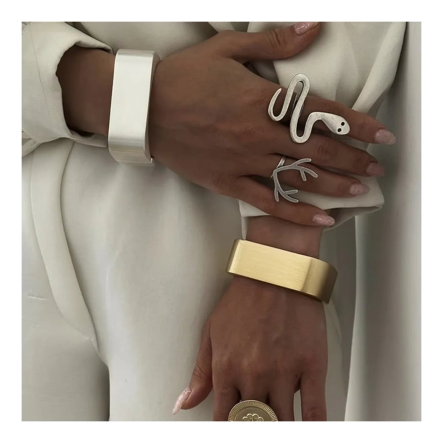 New Styles Frosted 18k Gold Plated Frosted Exaggerated Thick Chunky Sexy Bracelet for Woman