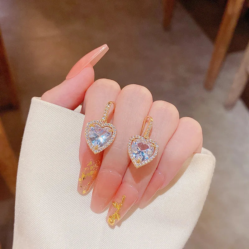 925 Silver Needle Zircon Heart Stud Earrings Women Fashion Rhinestone Ear Jewelry Exquisite Full Diamond Zircon Stud Earring