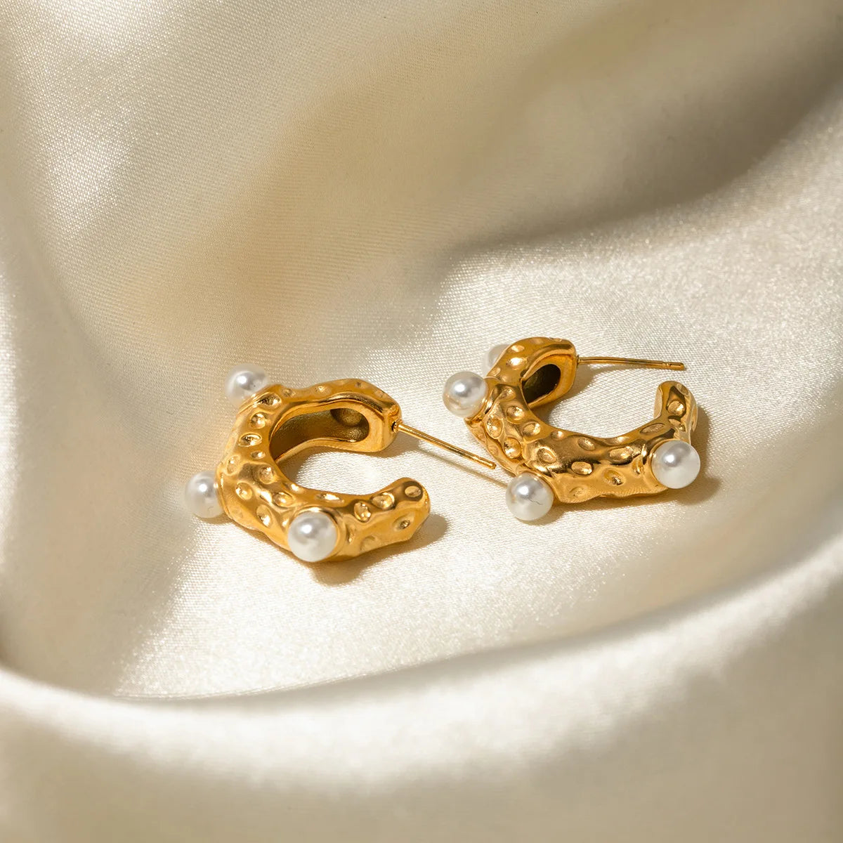 Ins Small Fragrance French New Fashion Earrings I18k Gold Stainless Steel Shell Bead Hammer C Earrings