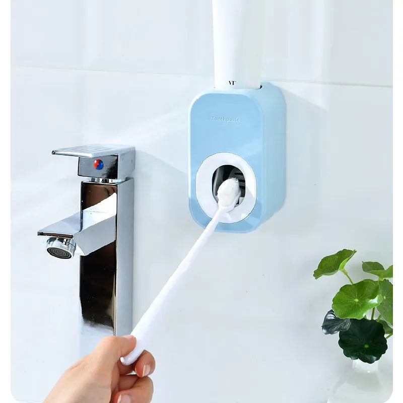 Bathroom Supply Wall Mounted Dust-proof Plastic Toothbrush Holders Toothpaste Squeezer Dispensers