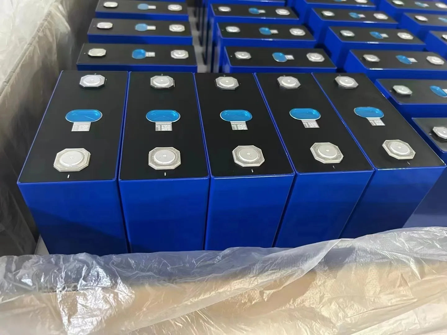 Brand New Lithium Ion Battery MB31 3.2 v 3.2V 314ah Lifepo4 Battery Cell Grade a 280Ah 314Ah Lifepo4 Battery for Solar System
