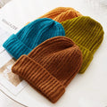 Wholesale Unisex Designer Lady Winter Beanie Hats Custom Logo Acrylic Winter Women Hats Unisex Warm Knitted Hats Caps