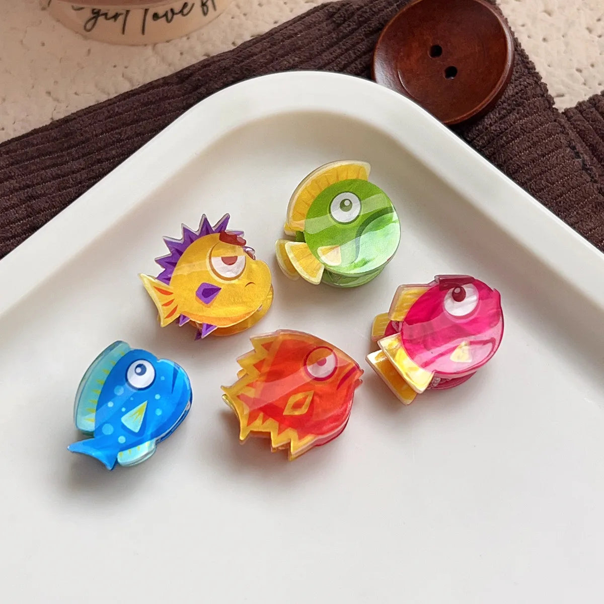 2025 Yi YHJ Women's Hair Accessories Small Mini 3cm Cute Fun Animal Fish Acrylic Shark Clip Hair Claw Clips Girl Woman Wholesale