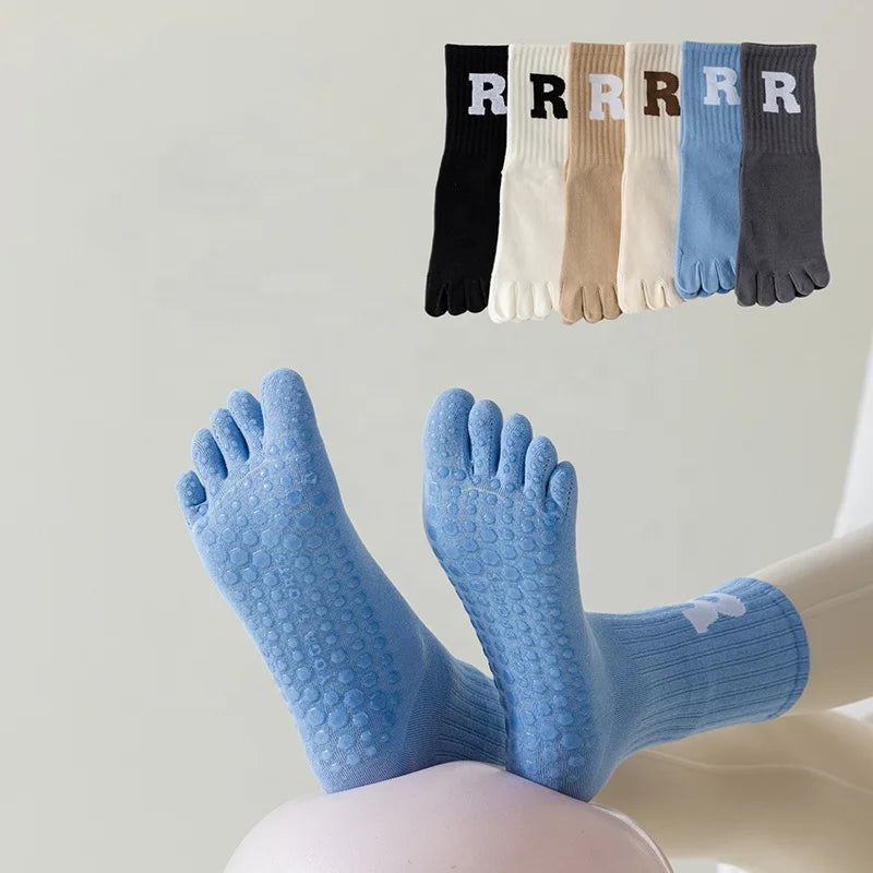 Wholesale Indoor Five Finger Anti Slip Socks 5 Toe Grips Yoga Pilates Crew Socks for Women