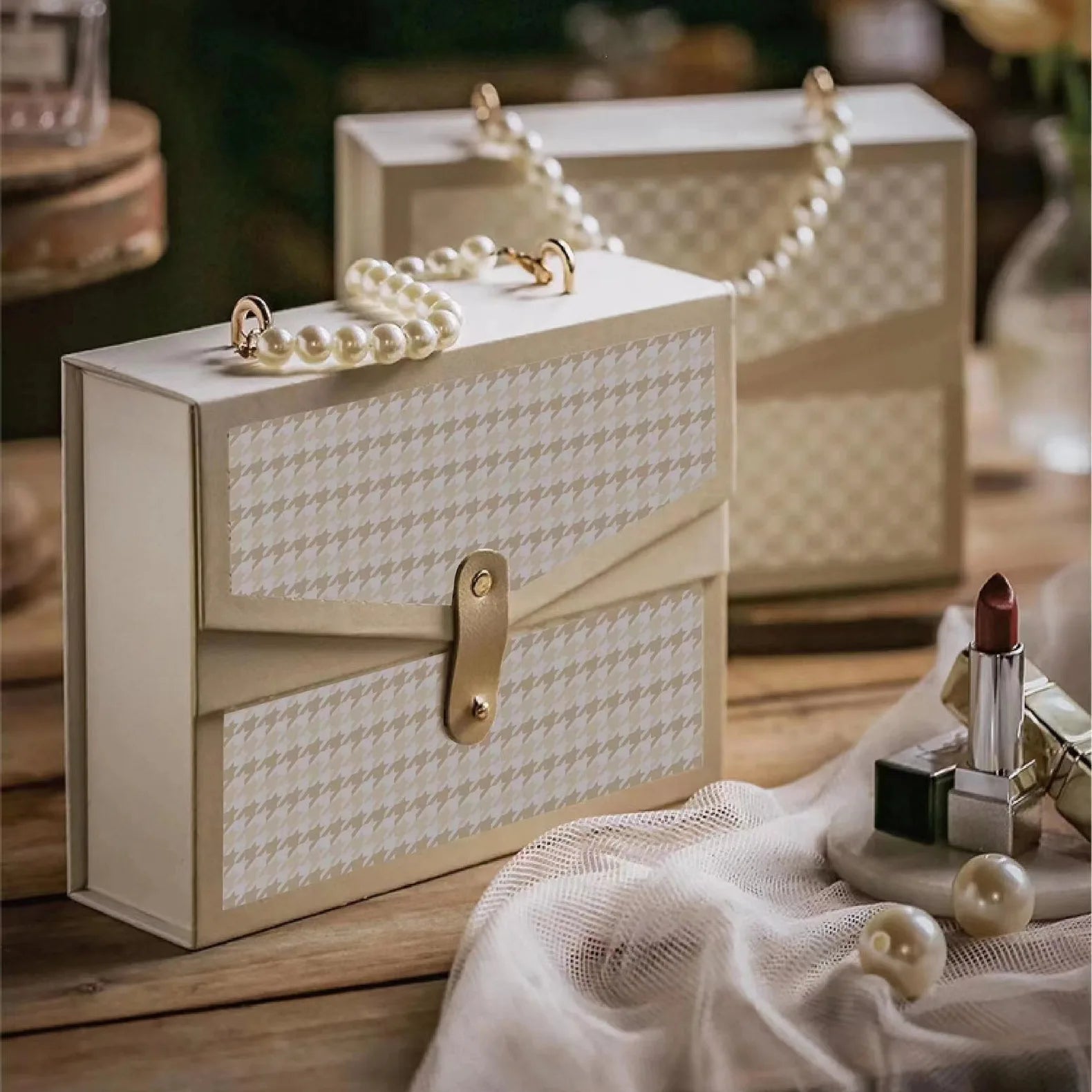 Custom Luxury Rigid Cardboard Packaging Pearl Handheld Lipstick Gift Box Birthday Exquisite Luxury Hand Carrying Empty Box