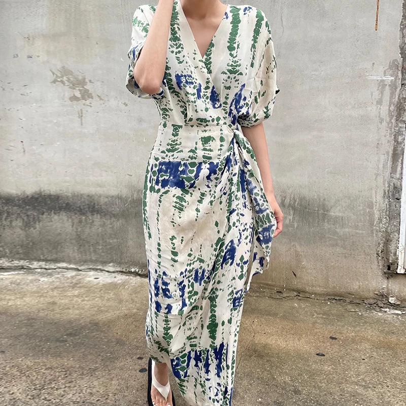 Wholesale 2023 Summer French Vintage V-neck Floral Print Lace up Waist Slim Short Sleeve Women's Dress