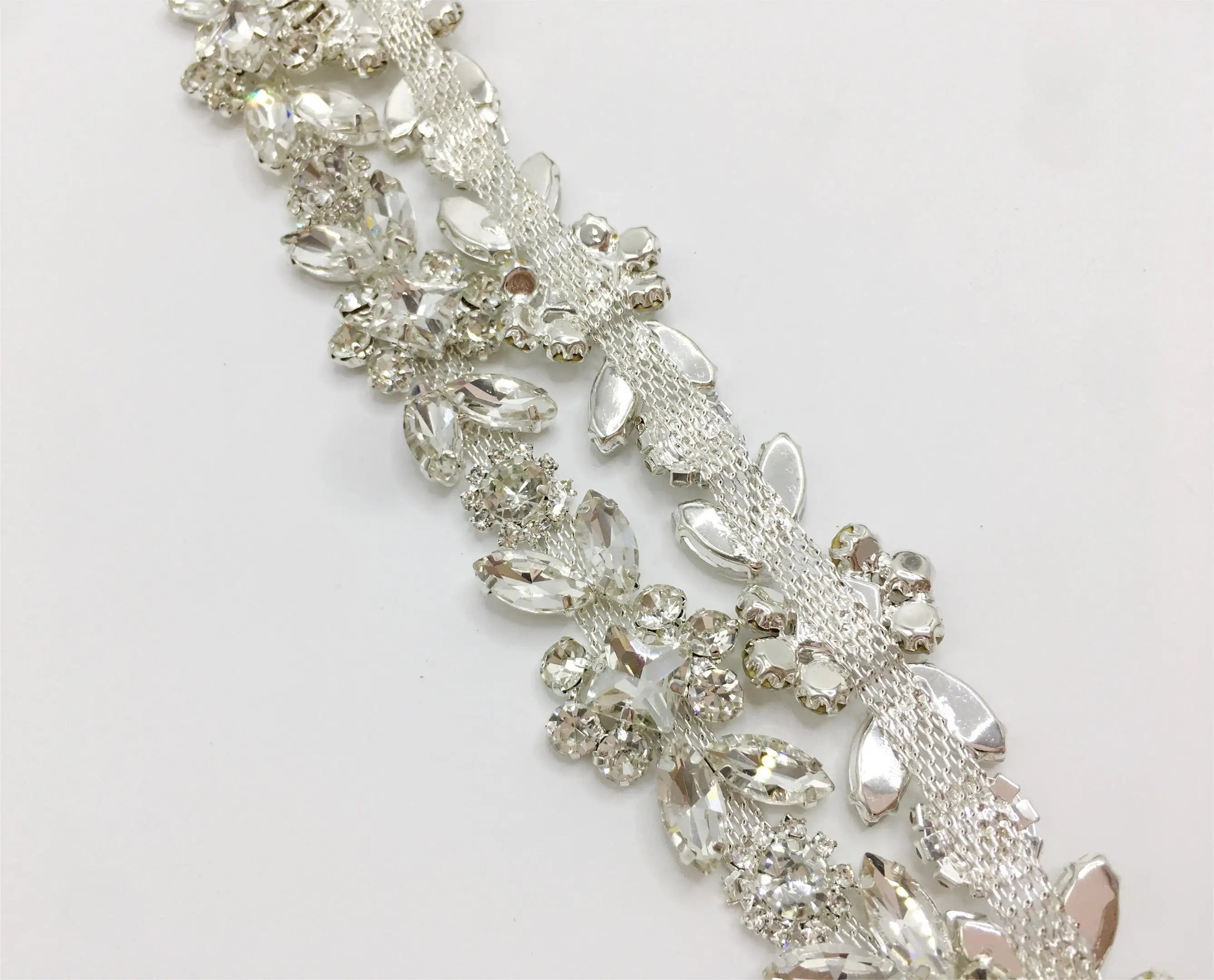 Wholesale Flat Back Transparent Glass Crystal Rhinestone for DIY Clothing Shoes Bags Accessories-Leaf Shaped Trimming Chain