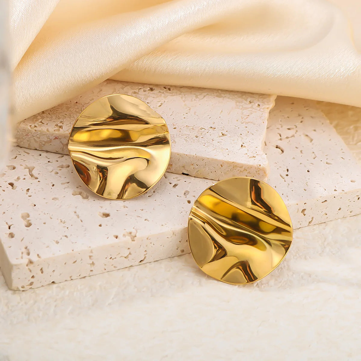 Wholesales 18K Gold Plated Stainless Steel Geometric Irregular Glossy Medieval Pleated Polished Earrings