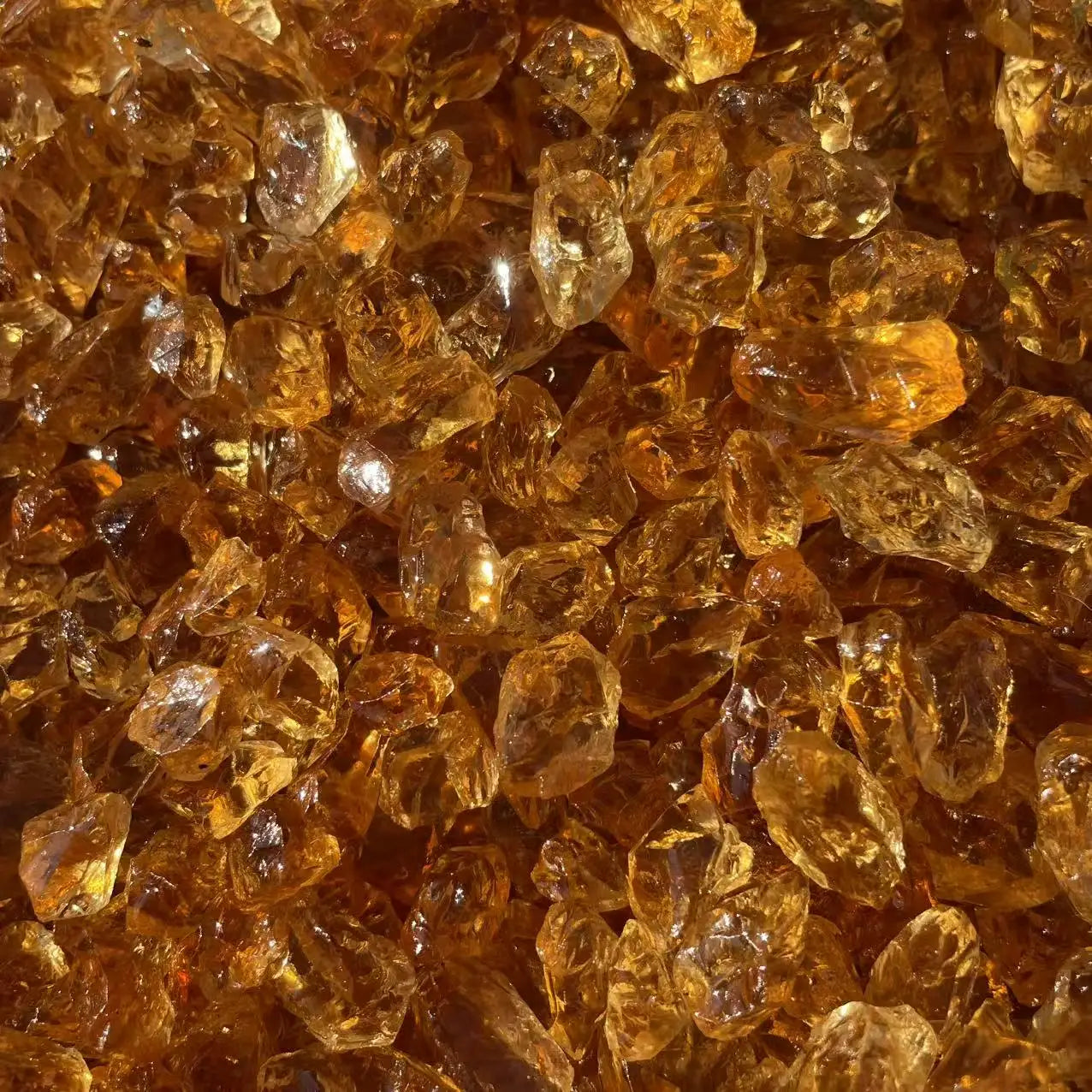 Wholesale of High-quality Yellow Natural Crystal Raw Stone for Fashionable Home Decoration Gifts with Dimensions of 2-3cm