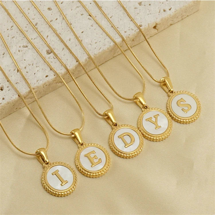 High Quality 18k Gold Plated A-Z Alphabet Shell Stainless Steel Round Pendant Necklace