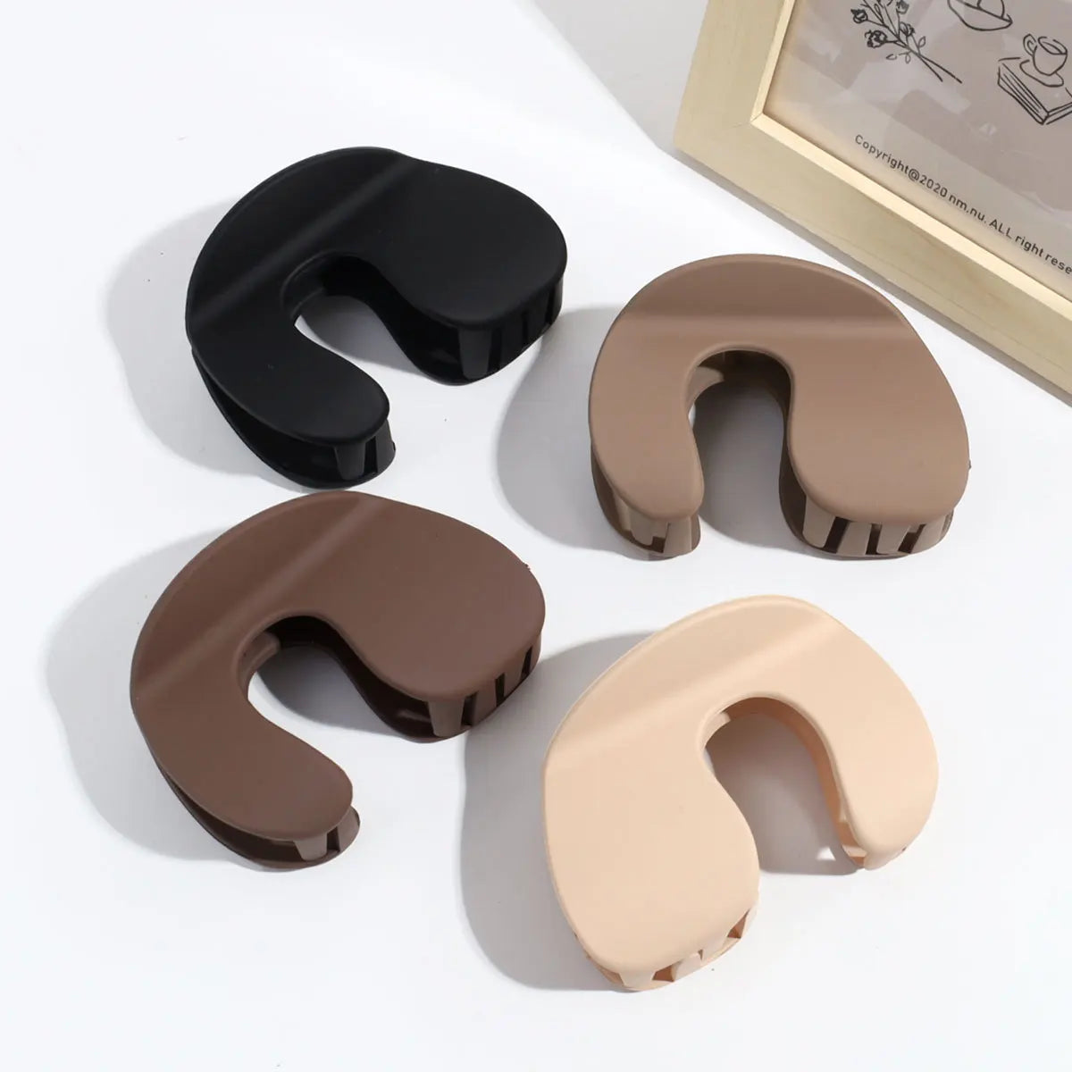 Wholesale Irregular 8.5cm Length Hair Claw Clip Plastic Shark Clamp Simple Elegant Hair Holder Daily for Women Girls New Trendin
