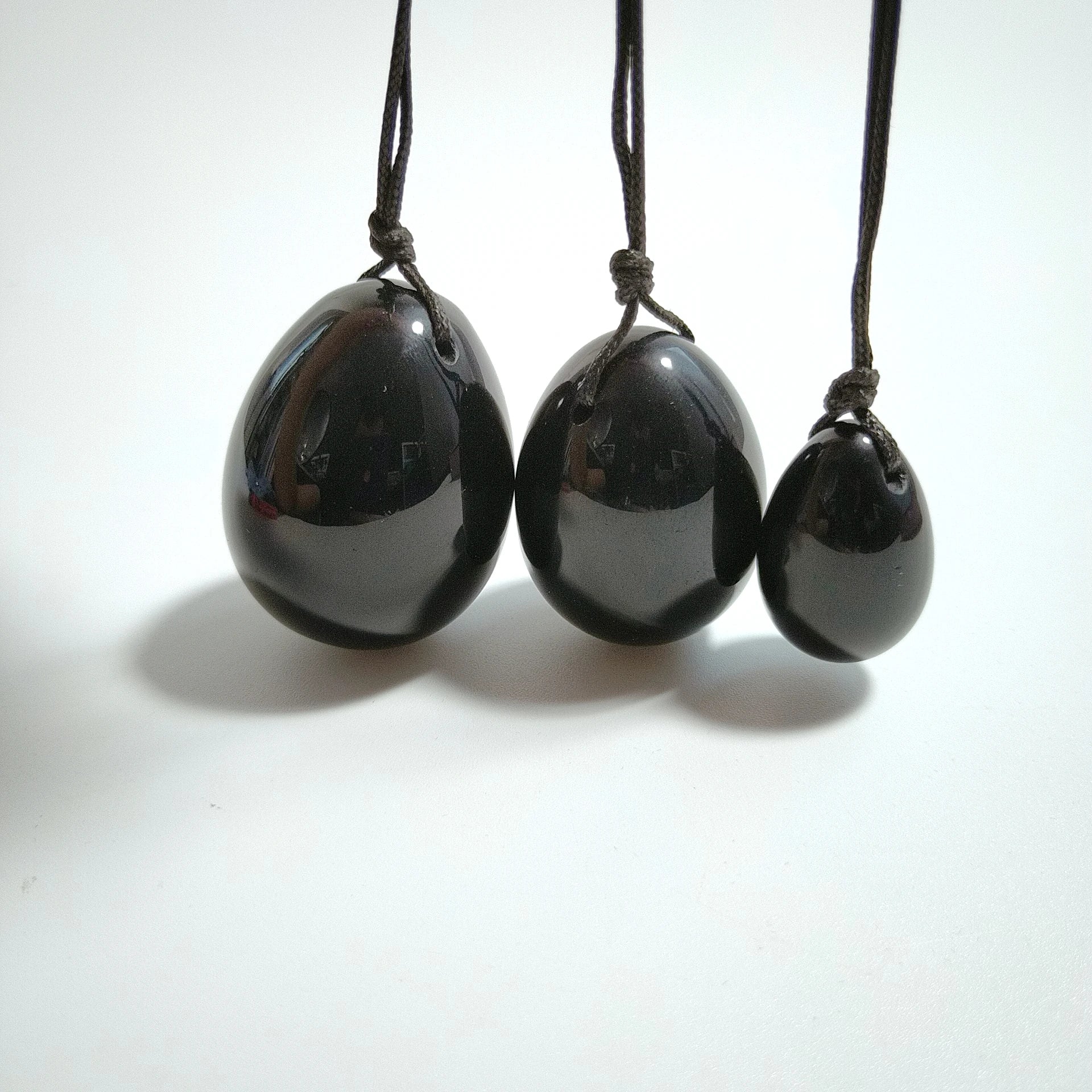 Hongzhuo Natural Black Obsidian Yoni Egg Set Obsidian Kegel Exercise Jade Egg Muscle Tightening Crystal Balls Nephrite Jade Yoni Egg