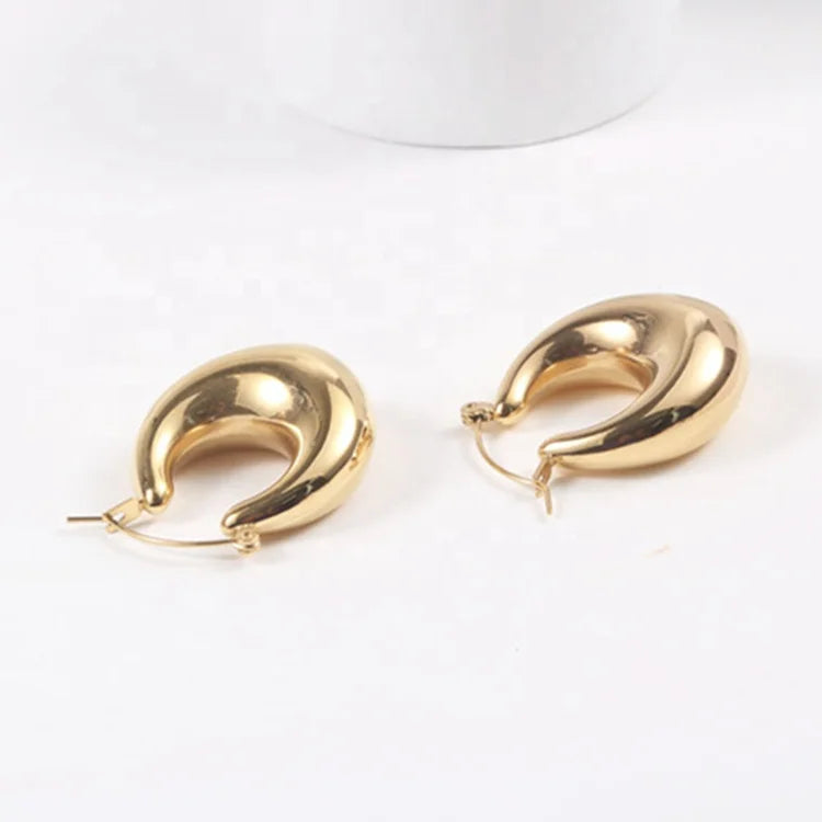 Wholesale 18K Gold Plated Hollow Out Trendy Oval Hoop Earrings Custom 316L Stainless Steel Butterfly Shape Jewelry