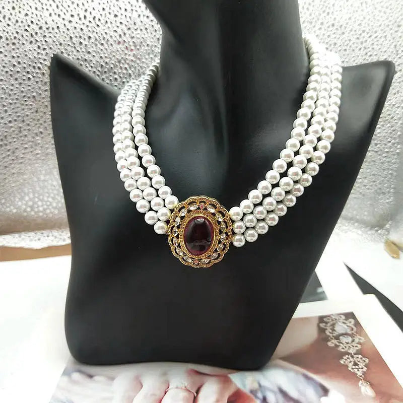 Vintage Style Electroplated Real Gold Glass Pearl Hollow Set Diamond Elegant Banquet Pearl Necklace