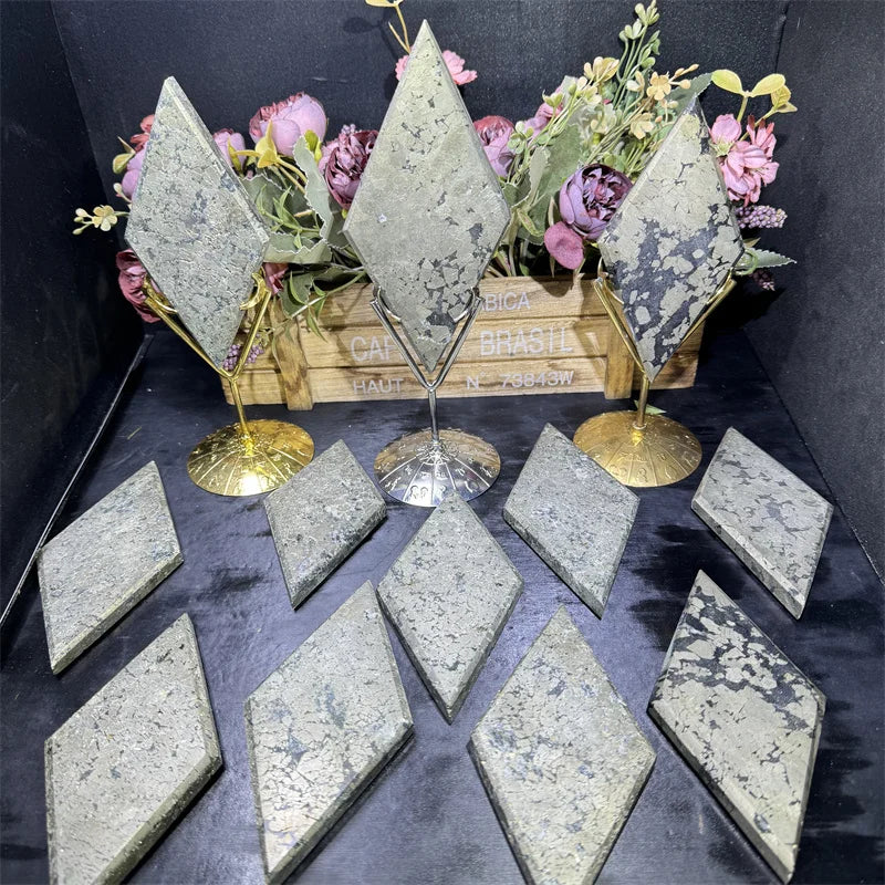 Natural  Fengshui Natural Crystals  Handmade Healing Stone Pyrite Diamond   for Decoration