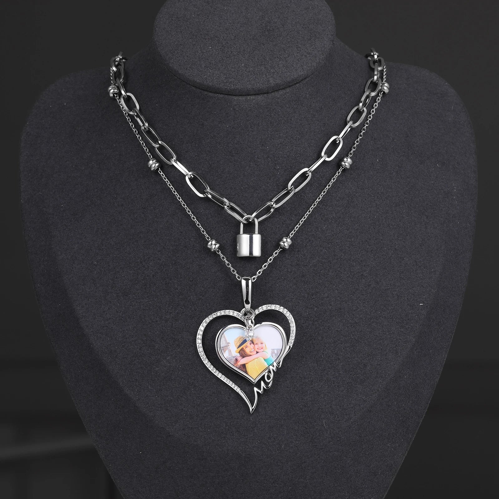 2023 Mothers Day Gifts Jewelry Dainty Layered Simple Chain Custom Picture Heart Pendant Choker Necklace for Women Girls Mom