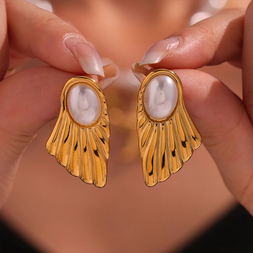 Yujin Jewelry Non Tarnish Earrings 18K Gold Plated Stainless Steel High Gloss Shell Beads Scalloped Earrings