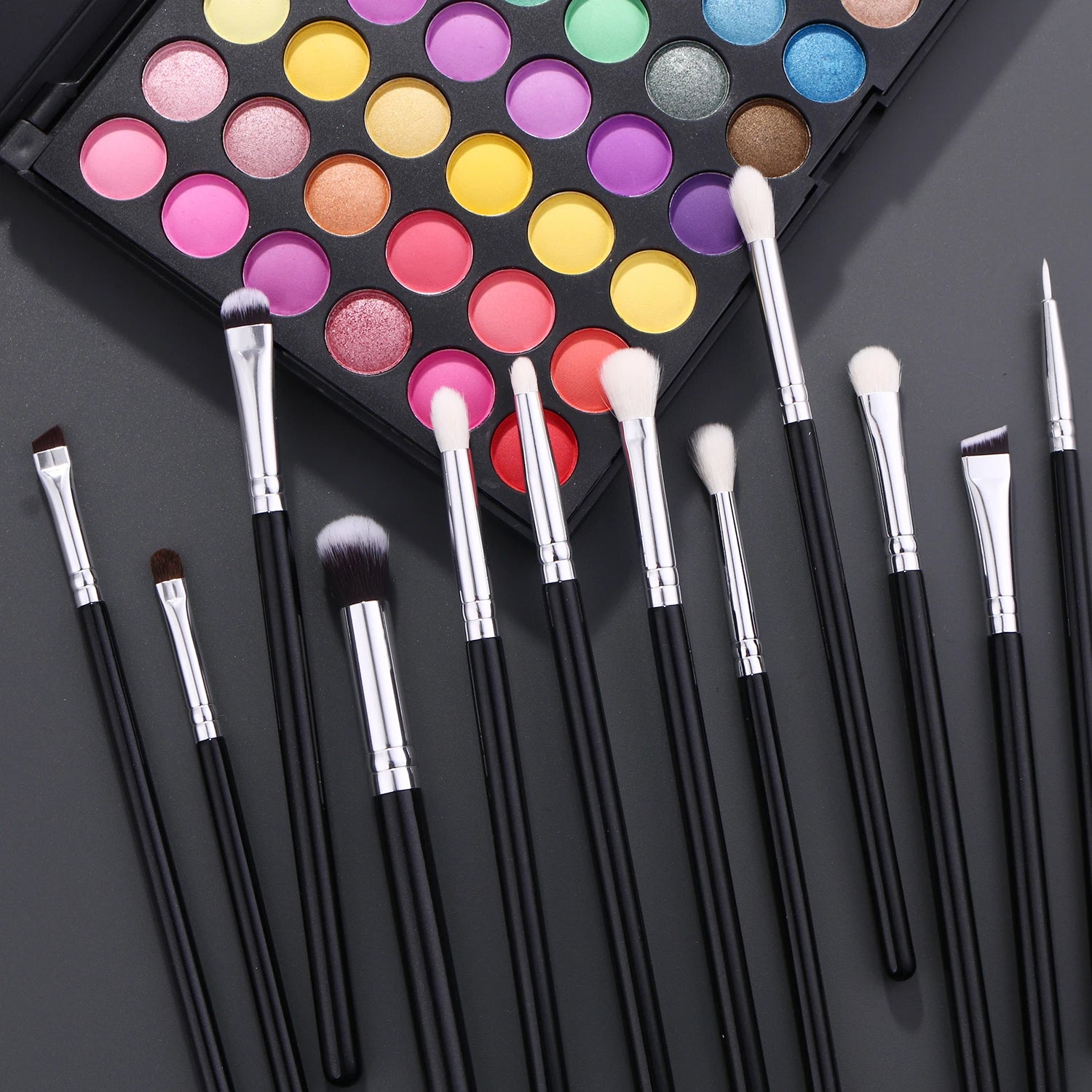12pcs Natural Hair Makeup Tools Accept Customize logo Private Label Eye Eyeshadow Brushes Black Silver Style Makeup Brush Set