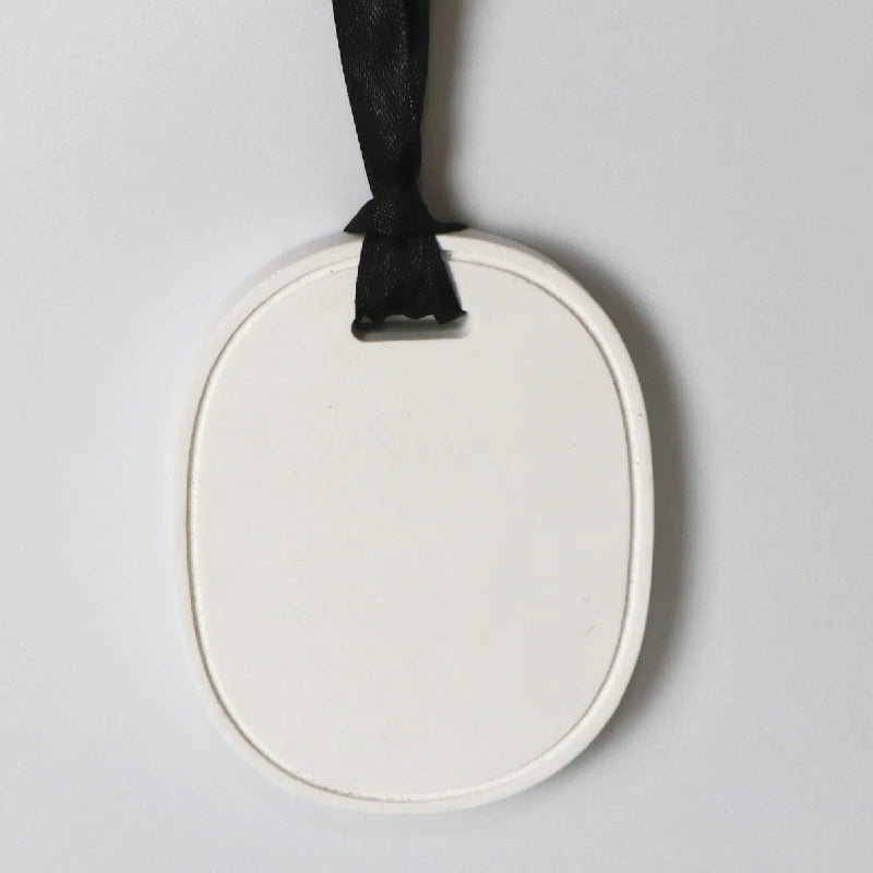FinRu Wholesale Stocked Oval White Scent Ceramic Aroma Stone Wardrobe Porcelain Fragrance Oil Diffuser Hanging Car Air Freshener