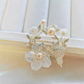 Elegant Style Brass Metal Brooch Hot Sale White Flower Design for Women for Parties Engagements Weddings Brand Jewelry Gift