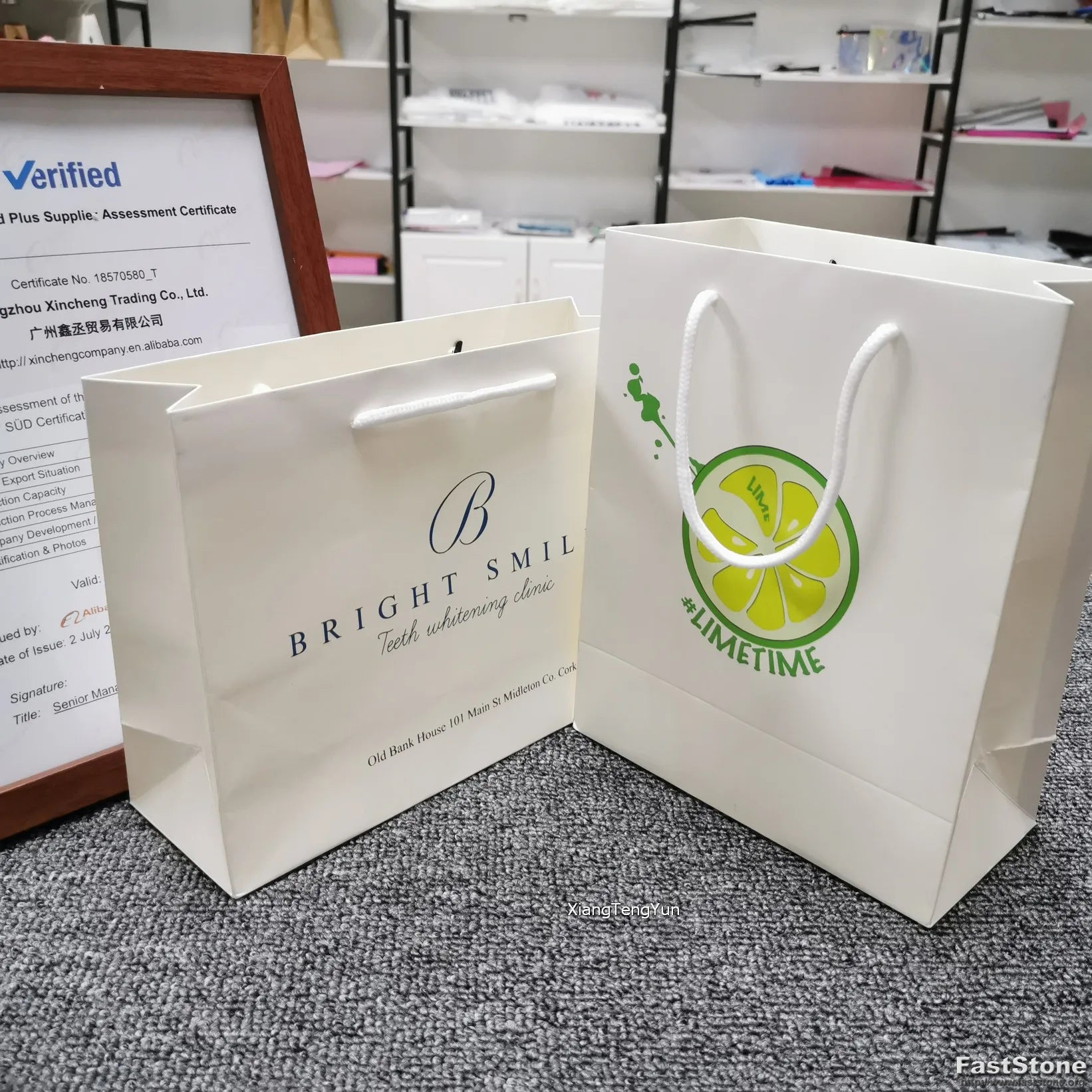 Kraft Cardboard Paper Bags Tote Recycled Takeaway Handheld Paper Shopping Bag With Brand Name Logo