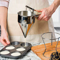Piston Funnel Cake Dispenser 600ML Stainless Steel Confectionery Pancake Pourer Cupcake Bakers Octopus Balls Tools
