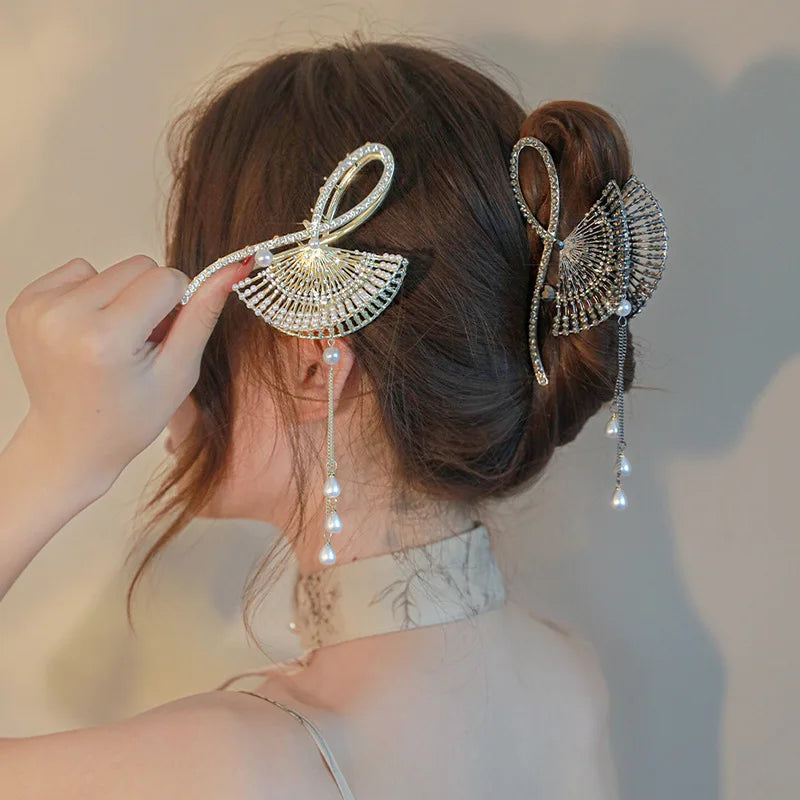 Fashionable Shark Clip Hairpin with Rhinestone Metal Pearl Tassel Back Head Ornament Elegant Pearl Fan-shaped Hair Catcher