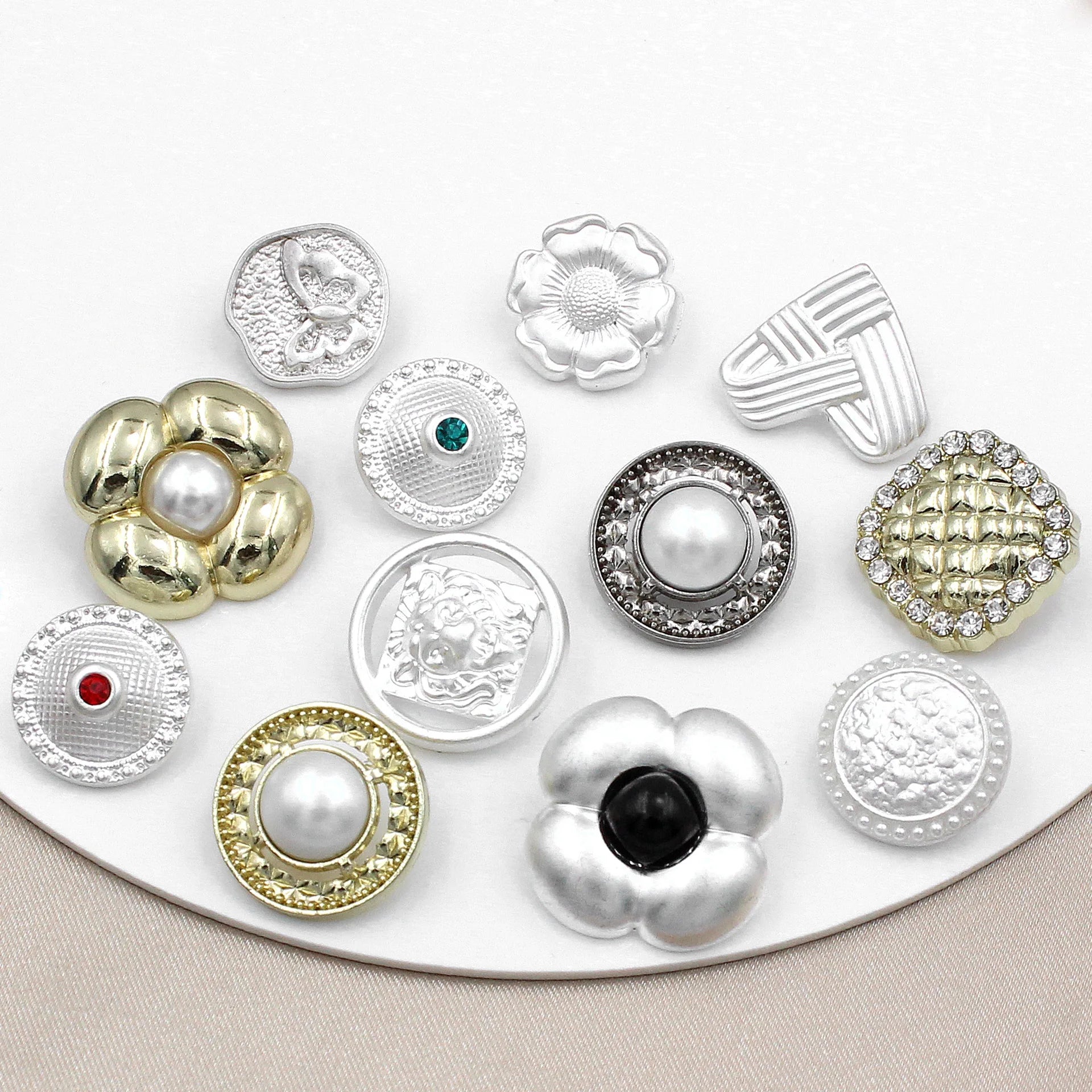 RB036 Metal Sliver Crystal Rhinestone Buttons Decorative Silver Circle Diamond Button Diy Crafts for Garment Accessories