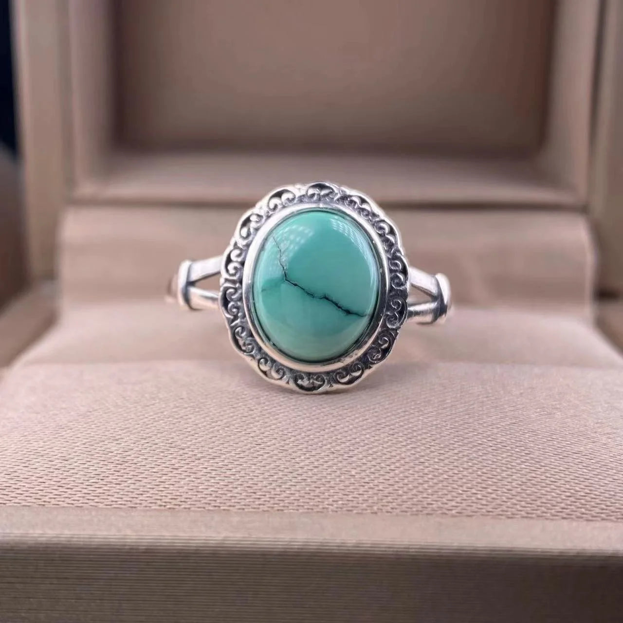 High Quality Turquoise Oval  Shaped Gems  Vintage Ring 925 Silver Bezel Setting Ring Wholesale Supplier