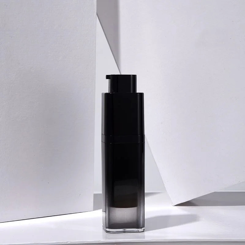 Luxury Cosmetic Packaging Black Airless Pump Bottle 30ml Plastic Lotion Bottle