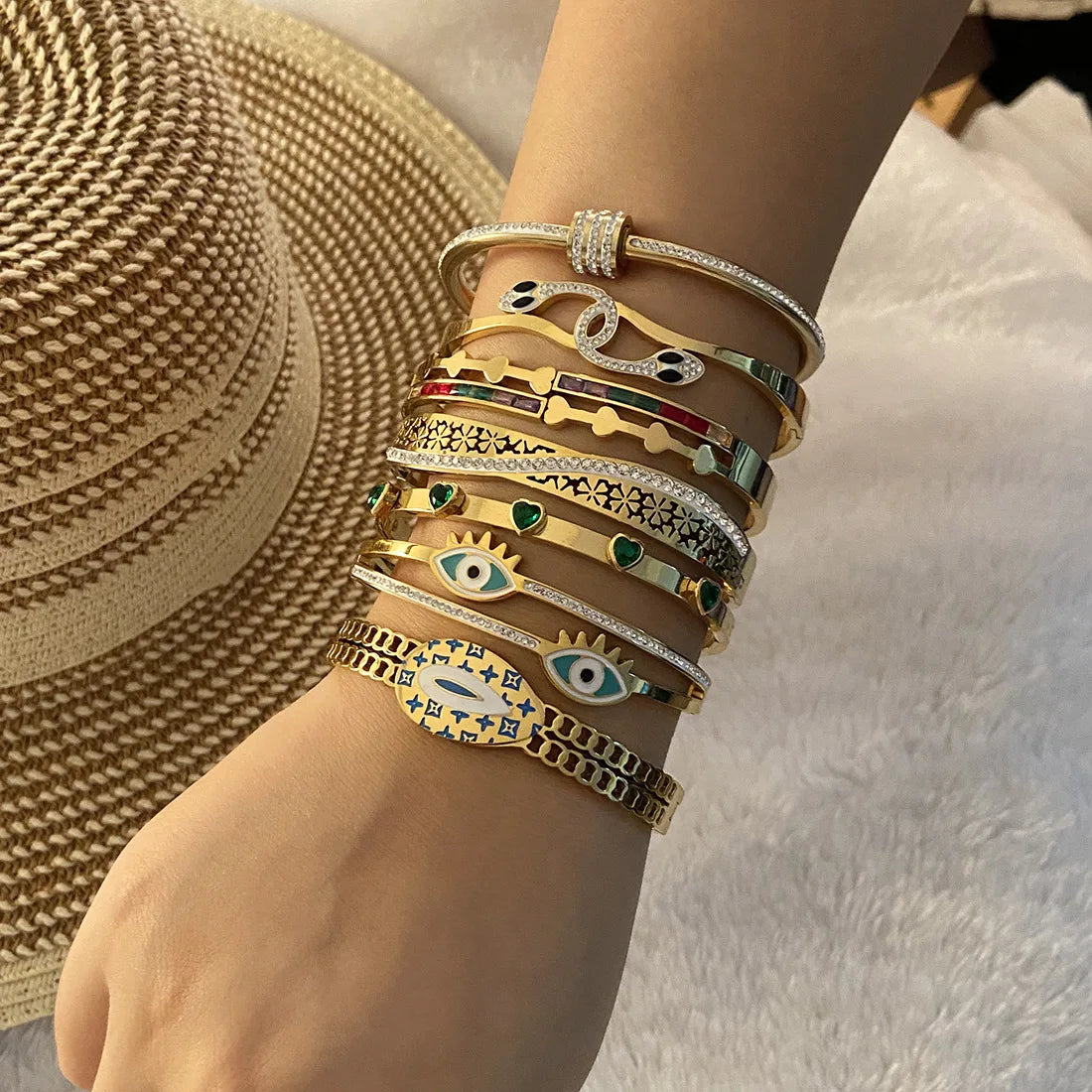 New Trendy Designer 18K Gold Plated Stainless Steel Bracelet Acier Inoxydable Zircon Snake Eye Charm Bracelet Women