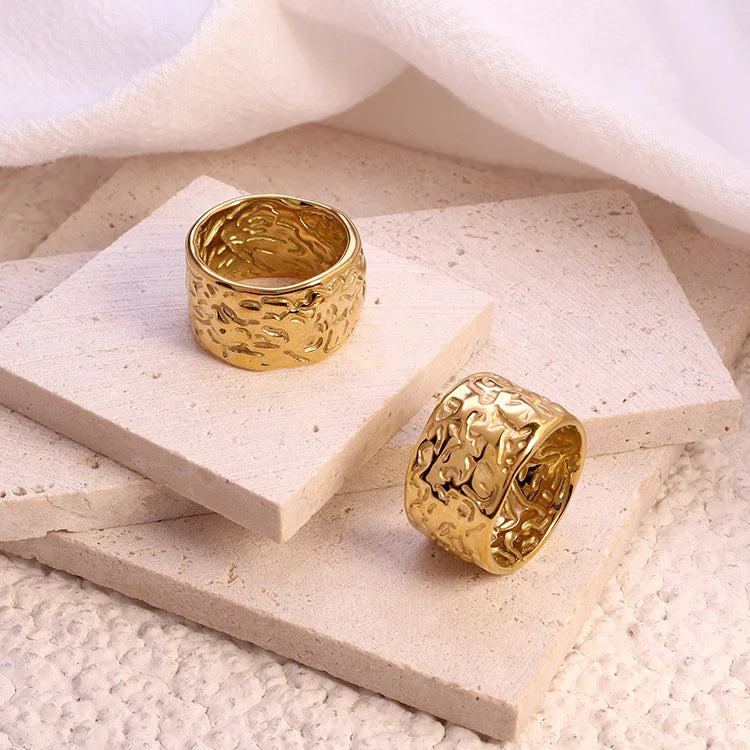Wholesale Punk Chunky Thick Band Ring Stainless Steel Men Women Jewelry 18K Gold Waterproof Wide Band Hammered Signet Ring