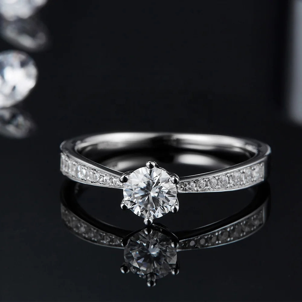 M21B Abiding Factory Price Rhodium Plated 0.5CT 5MM Round Moissanite Wedding Silver Engagement Rings for Women