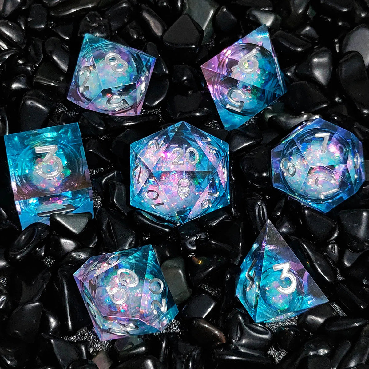 In Stock 7pcs Resin Liquid Dice Set D20 Shape 16mm Size with Custom Logo for Dungeons and Dragons RPG Board Game Playing