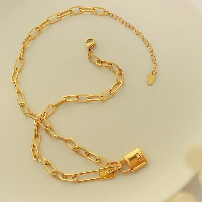 Manufacturers Dropshipping Hip Hop 18K Gold Plated Stainless Lock Pendant Necklace for Women