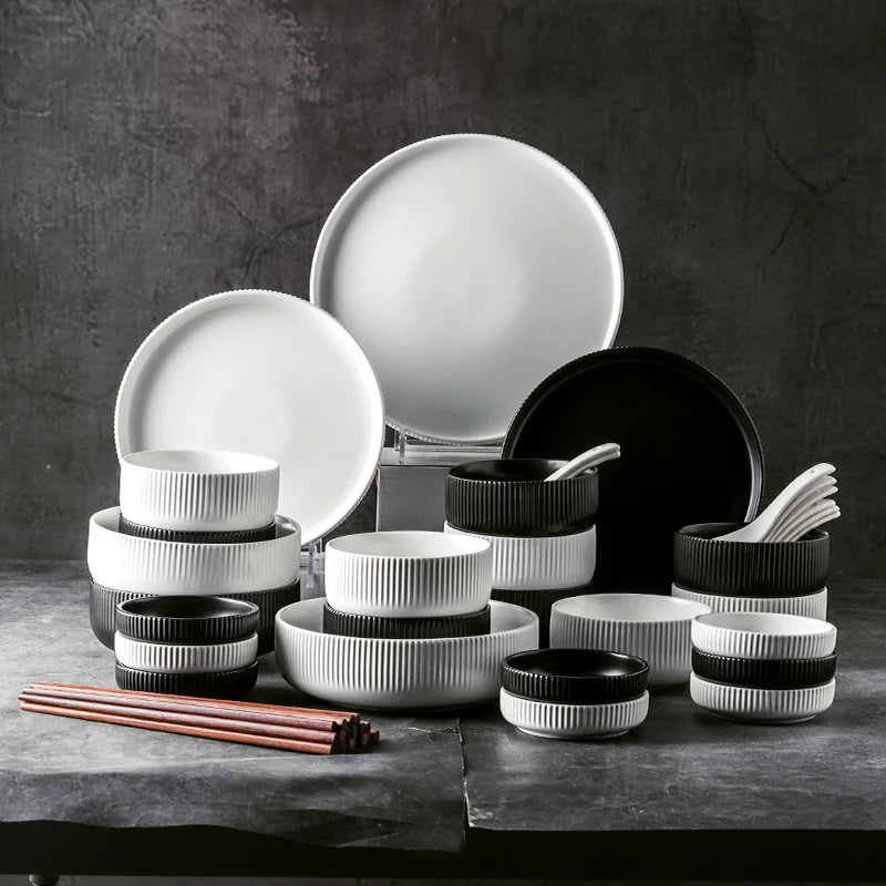 Wholesale Ceramic Black Matte Round Dinnerware Set Salad Steak Hotel Use Serving Plate Soup Bowl Coffee Mug Custom Dinnerware