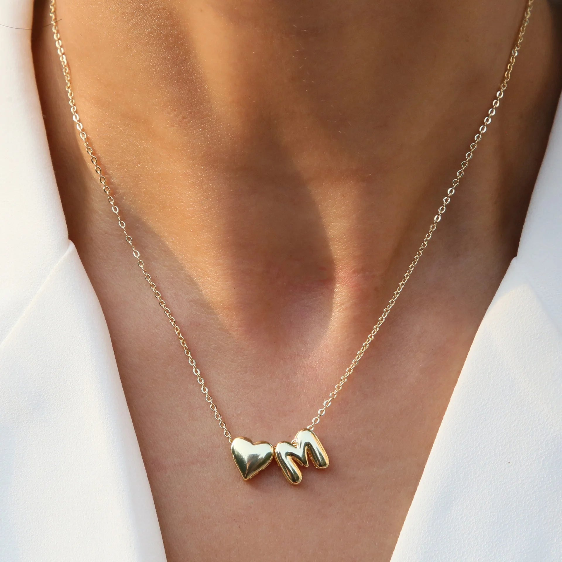 Wholesale 18K Brass Smooth Heart-shaped Balloon Bubble Necklace 26 Letter Simple Fashion Necklace for Women