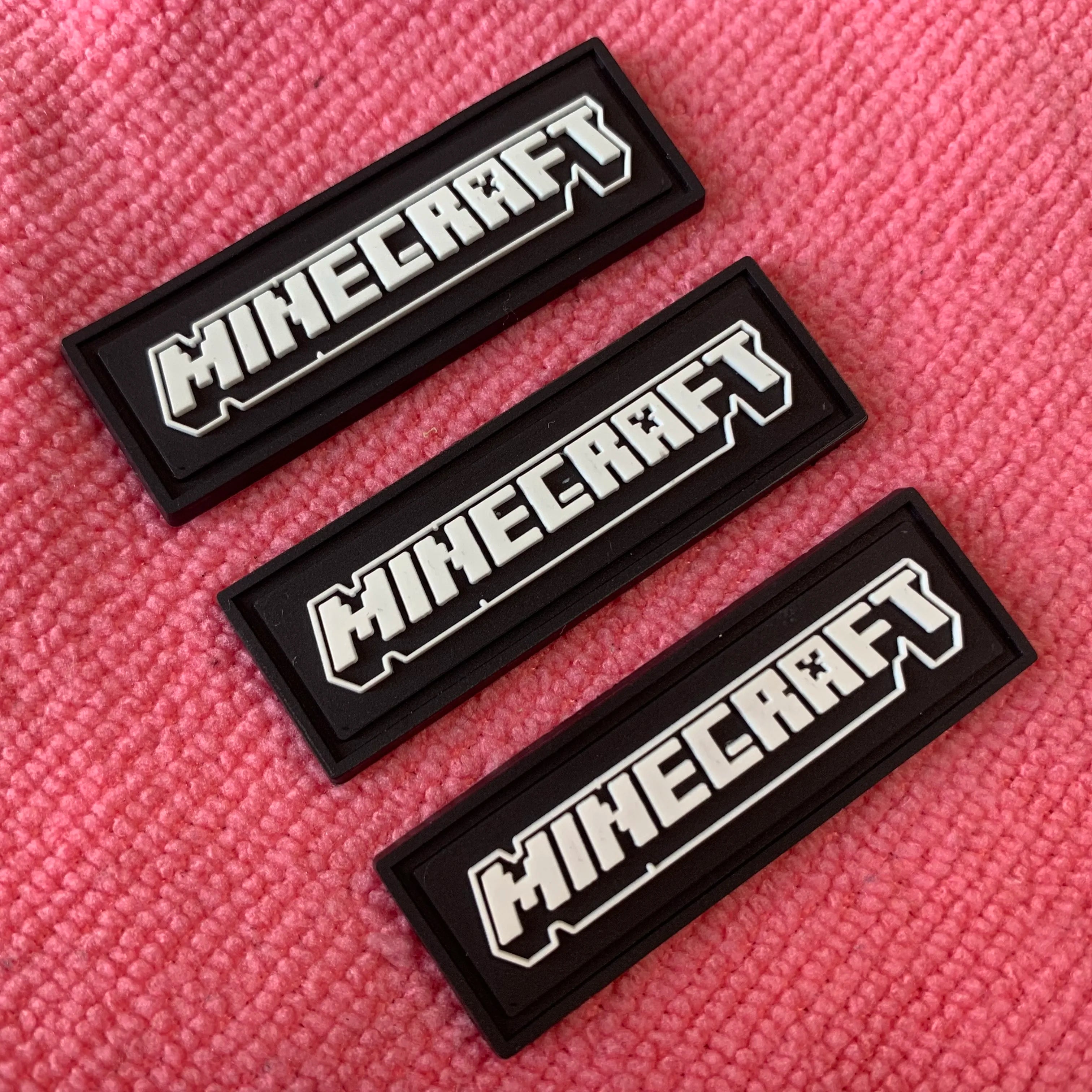 2mm Thickness 3D Embossed logo Silicone Rubber Tagseasy to Sewing Soft PVC Rubber Label for Shoes