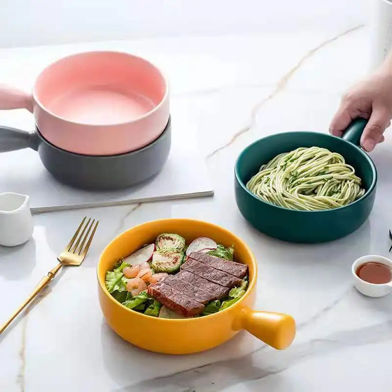 Wholesale  Creative Modern Luxury Glaze Ceramic White Blue Porcelain Soup Pasta Round Bowls with Hande