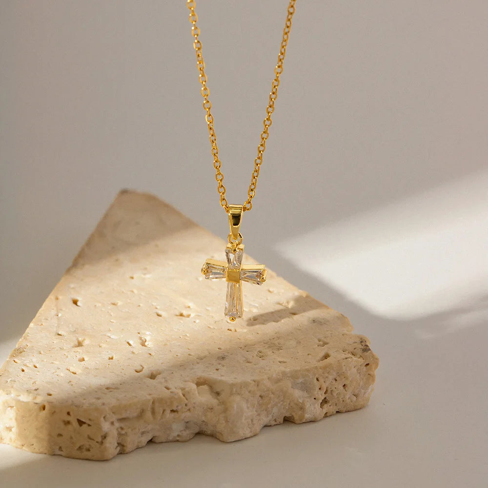 New Cross Pendant Necklace 18k Gold Plated Chain Necklace Cross Square Zircon Pendant Necklace for Women