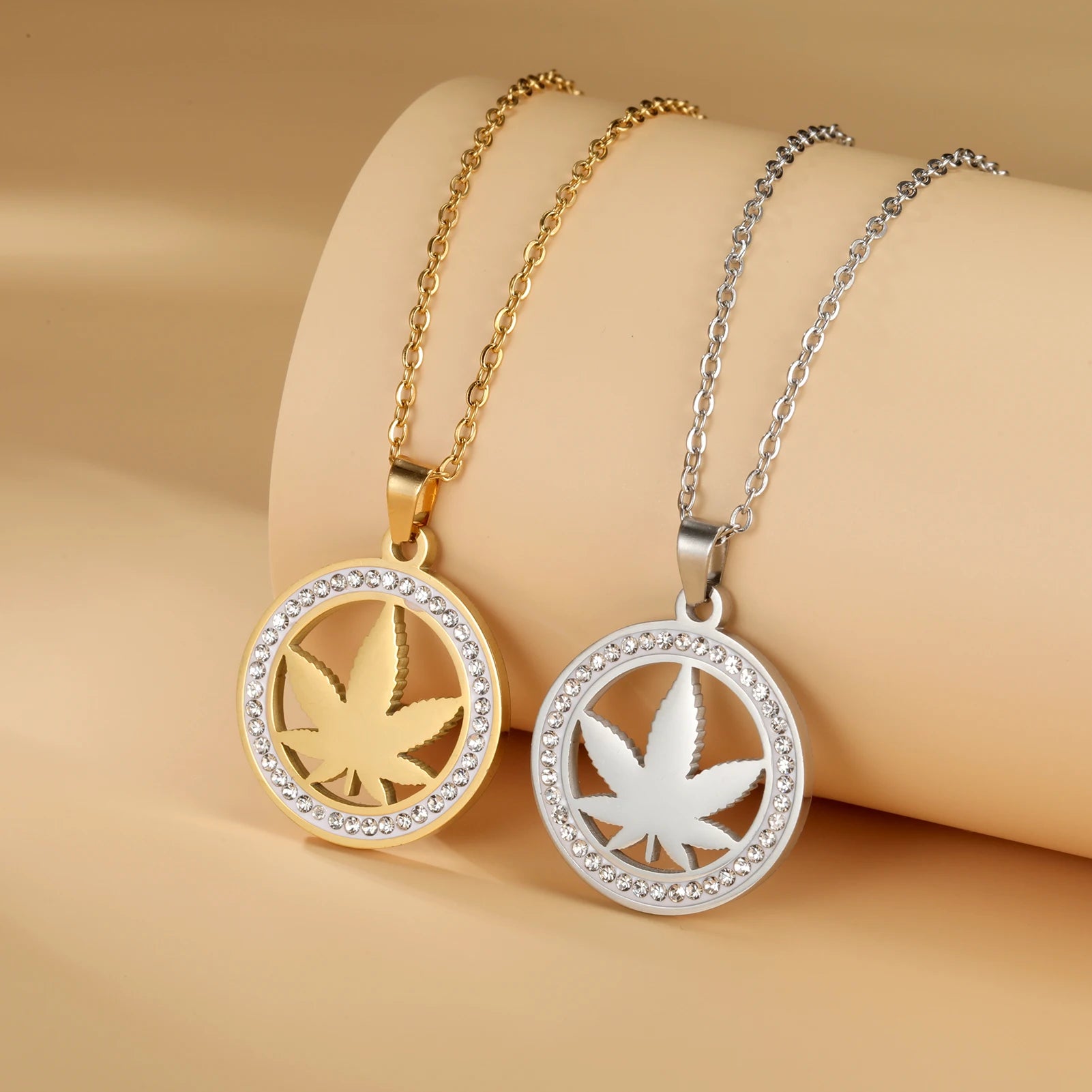 Myshape Maple Leaf Transparent Zircon Pendant Necklace Stainless Steel Gold Women's Necklace Choke Loop Couple Jewelry Gift 2024