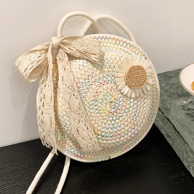 Hand Woven Bag New Fashion Small Niche Design Grass Woven Bag Versatile Woven Crossbody Small Round Handmade Straw Bag