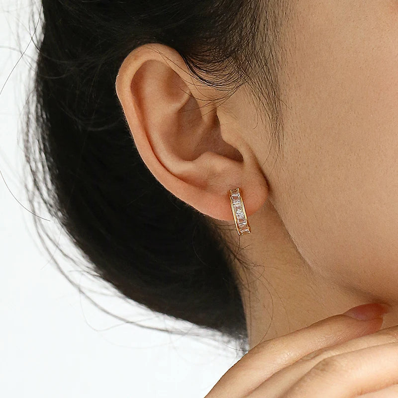 Simple 18K Gold Plated Ear Buckle Earrings Fashion Bling White CZ Zircon Small Hoop Earrings for Women Jewelry