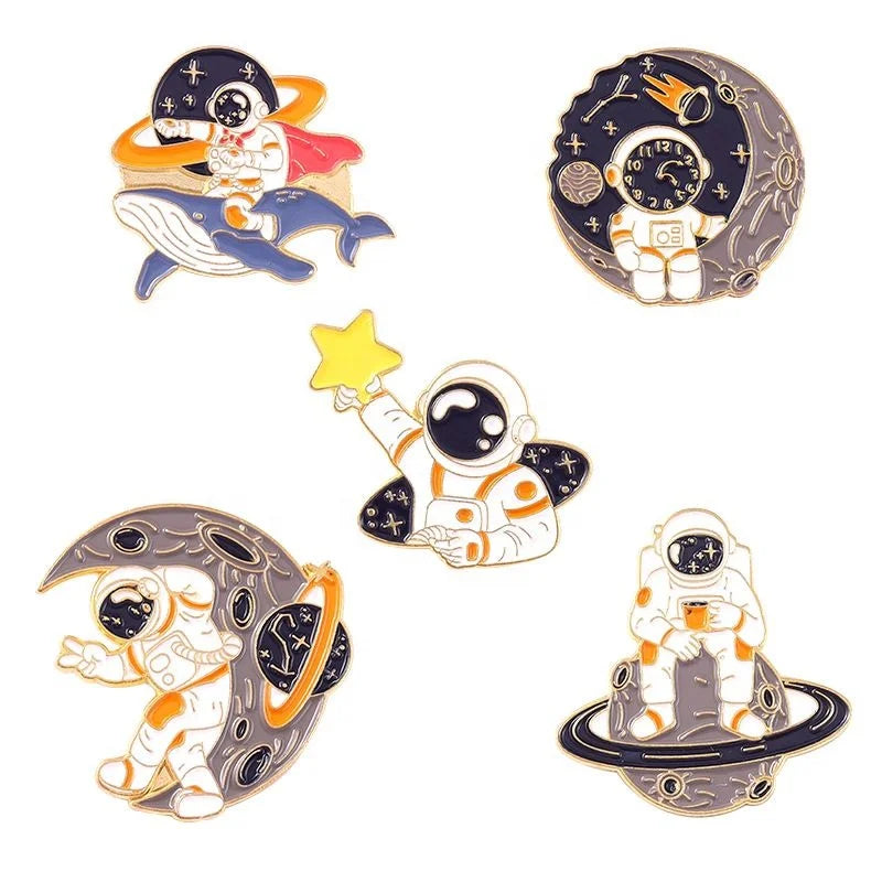 Wholesale Metal Astronaut Brooch Pin Cute Japanese Metal Badge Lovely Cartoon Collar Pins for Clothes